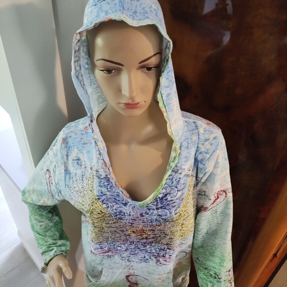 Stunning Plus size Sequin Hoodie with pockets - Picture 2 of 5